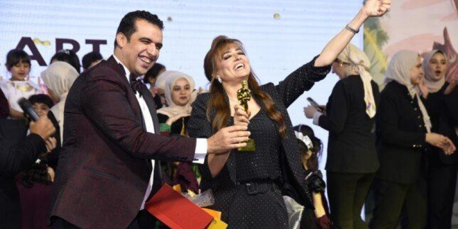بشرى أثناء تكريمها في طنطا: الأقاليم تحتاج لتواجد أكبر من الفنانين «صور»