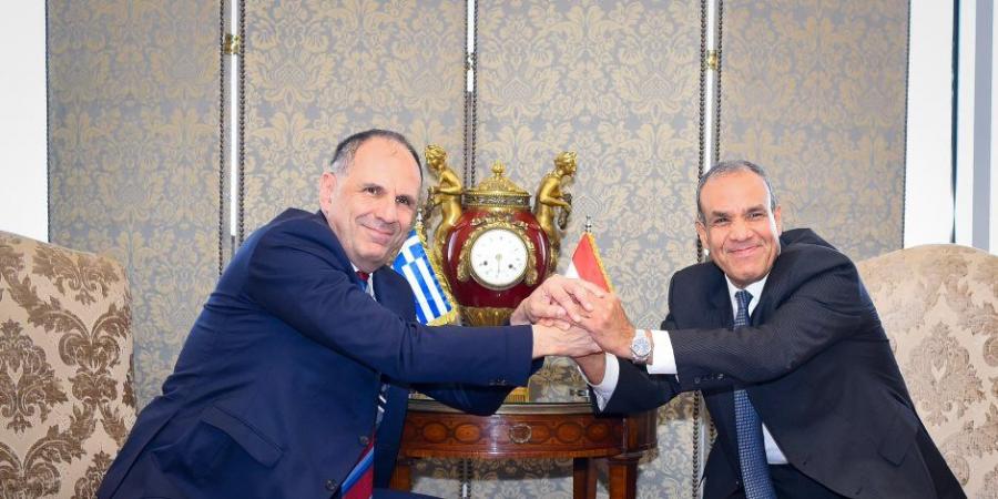 وزير الخارجية والهجرة يستقبل وزير خارجية اليونان