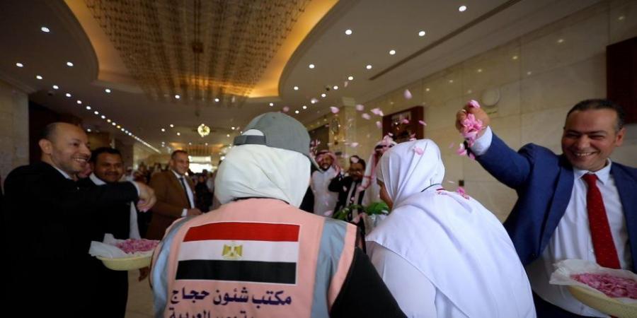 رئيس بعثة حج القرعة لصوت الأمة : حجاج القرعة بخير ونواصل تصعيدهم مشعر عرفات وعملية التسكين في الخيام المكيفة