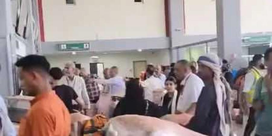 مواطنون يشكون من فوضى وغياب تنظيم داخل مطار عدن الدولي
