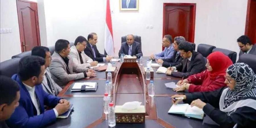 رئيس الوزراء يوجه بتكامل الجهود لمكافحة الأوبئة والحميات ويؤكد دعمه الكامل لوزارة الصحة