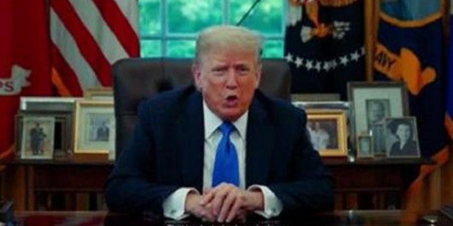 ترامب يوقّع أمرًا تنفيذيًا يمنع سفر رعايا 12 دولة إلى الولايات المتحدة