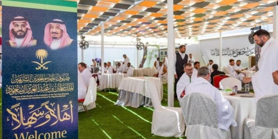 ضيوف برنامج خادم الحرمين الشريفين: يوم عرفة لحظة خالدة وشاهدًا على عناية المملكة بضيوف الرحمن