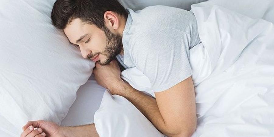 دراسة .. النوم الإضافي يحافظ على حاسة السمع في منتصف العمر