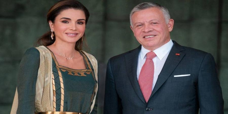 بالفيديو .. الملك والملكة يصلان الملعب لمؤازرة المنتخب الوطني لكرة القدم