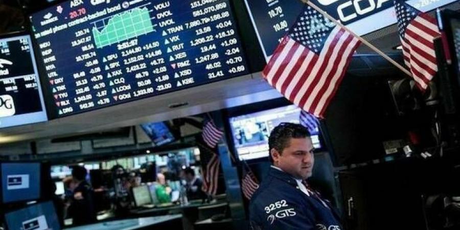 وول ستريت تغلق على ارتفاع جماعي مع ترقب محادثات التجارة بين واشنطن وبكين