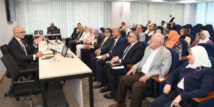 رئيس جامعة عين شمس يترأس الجلسة التاسعة لمجلس شؤون التعليم والطلاب