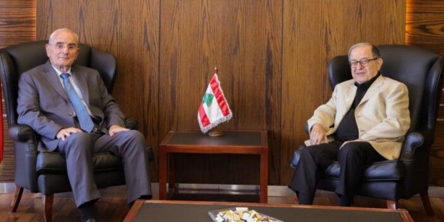 منسى بحث مع بقرادوني والداوود بعدة ملفات وطنية واستقبل المدير العام للإدارة بالجيش