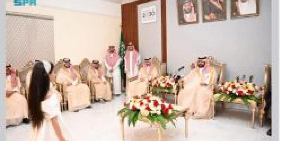 أمير منطقة جازان ونائبه يلتقيان مشايخ وأهالي محافظة جزر فرسان