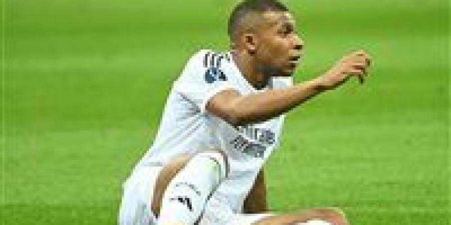 ريال مدريد يعلن إصابة مبابي بالتهاب حاد في المعدة ونقله إلى المستشفى
