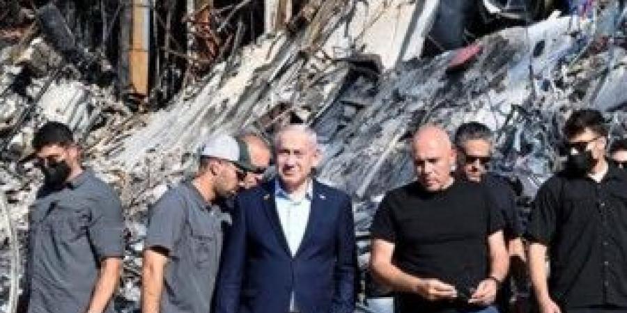 علماء إسرائيليون يبذلون جهودا حثيثة لإنقاذ تجاربهم بعد سقوط صاروخ إيراني على مبنى يحتوي على عشرات المختبرات المتطورة في تل ابيب