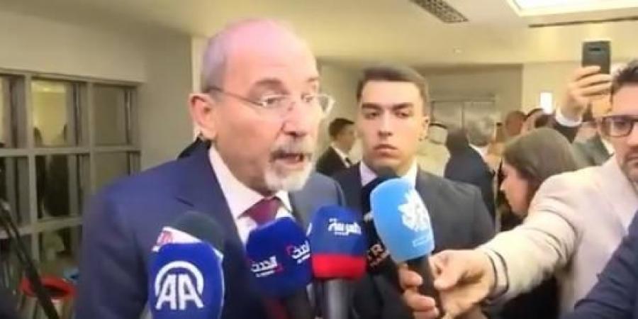 الصفدي: الموقف العربي يطالب بوقف العدوان وعودة مفاوضات نووي إيران