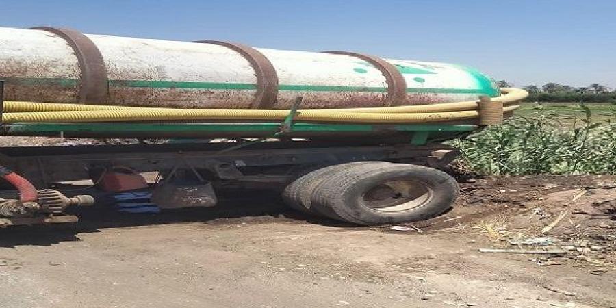 محافظ أسيوط: ضبط سيارة تلقي مخلفات الصرف الصحي بترعة أولاد إلياس