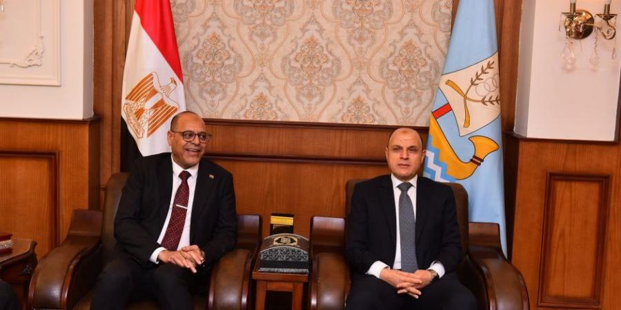 وزير العمل يلتقى محافظ كفر الشيخ لبحث تفعيل سُـبل التعاون في الملفات المشتركة