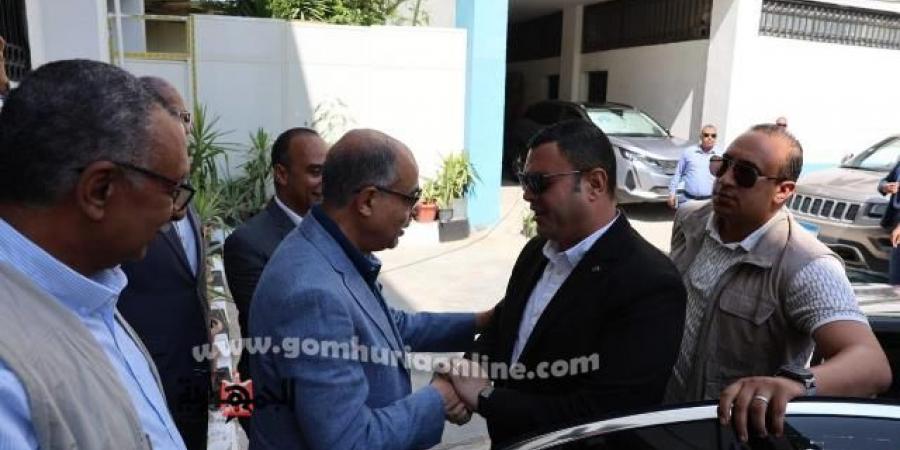 محافظ المنيا ووزير الإسكان يتفقدان مشروعات المياه  والصرف الصحي 
