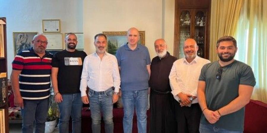 لحود عرض حاجات زحلة مع رئيس وأعضاء بلدية زحلة