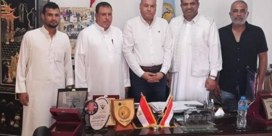  مجلس إدارة مركز شباب المثانى في زيارة لمديرية الشباب بمطروح