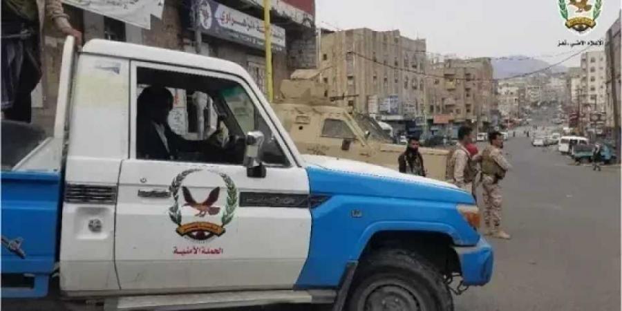 تبادل إطلاق نار بين شخصين في تعز وإصابتهما بجروح