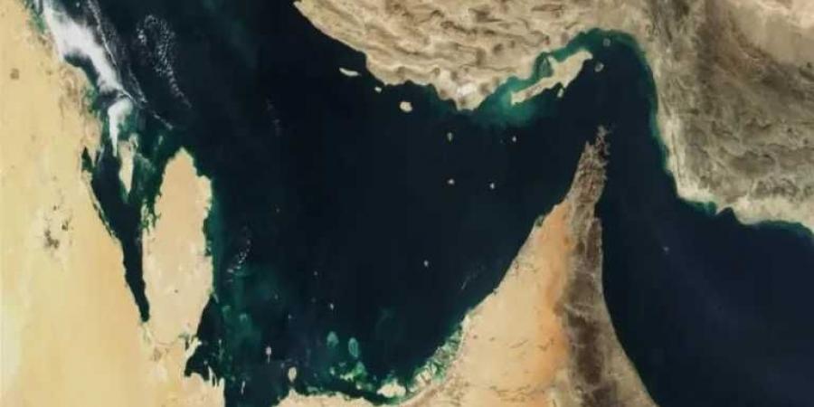 إيران تدرس إغلاق مضيق هرمز.. والولايات المتحدة تحذّر: ”انتحار”