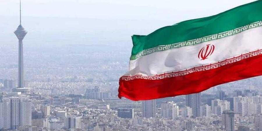 بريطانيا وفرنسا وألمانيا تدعو إيران لتفادي التصعيد