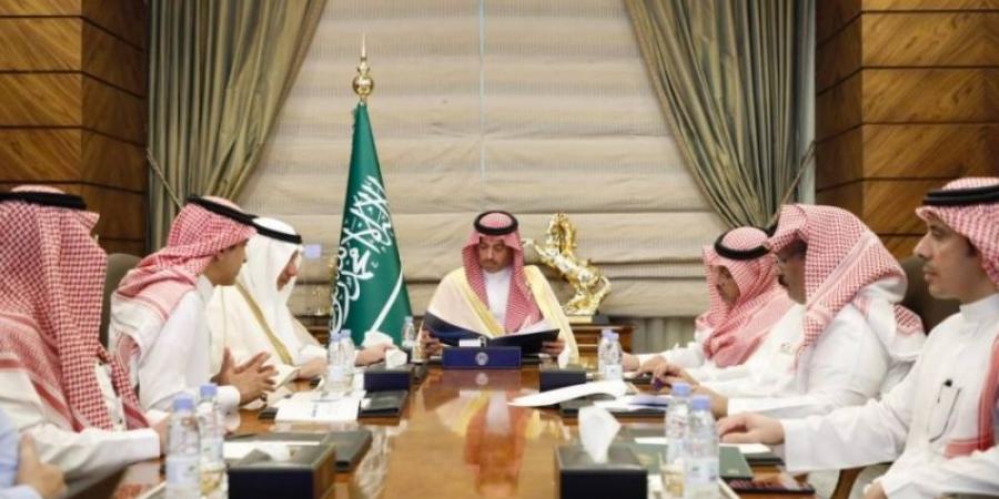 مُحافظ جدَّة يتابع مشروعات المياه