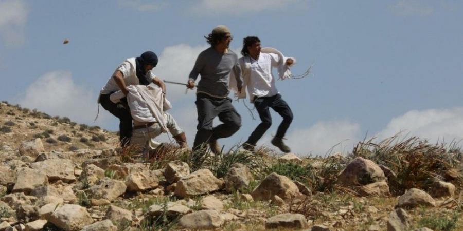 مستوطنون يسرقون مركبة فلسطيني غرب سلفيت