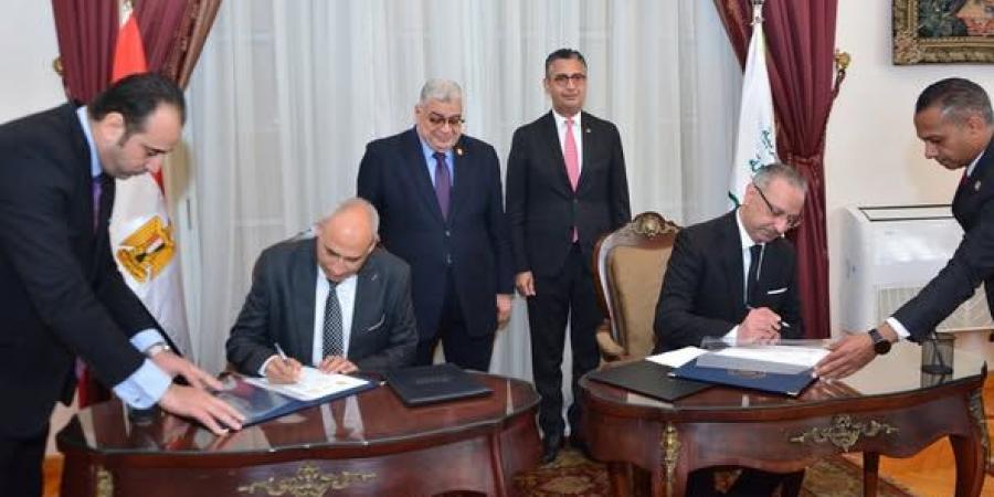 وزير التموين يشهد توقيع بروتوكول لإتاحة الاستعلام عن السجلات التجارية
