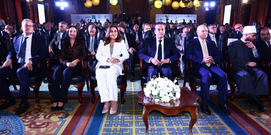 محافظ أسوان يشارك فى تدشين مبادرة سكن كريم من أجل حياة كريمة