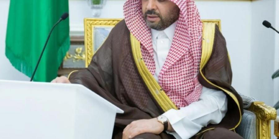 أمير الحدود الشمالية يدشّن مشروعات بلدية وتنموية بقيمة 64 مليون ريال