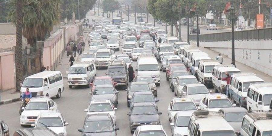 الحالة المرورية.. تكدس حركة السيارات على أغلب شوارع وميادين القاهرة والجيزة