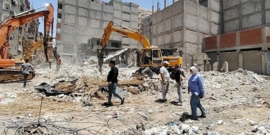 حملات مكبرة لإزالة مخالفات البناء بحي أول المنتزة في الإسكندرية