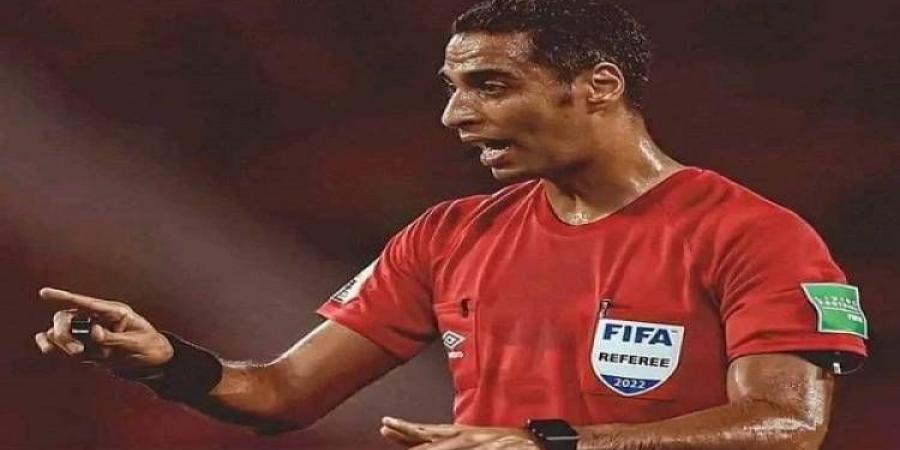 بقيادة أمين عمر.. طاقم حكام مصري يُدير لقاء حسم الدوري التنزاني