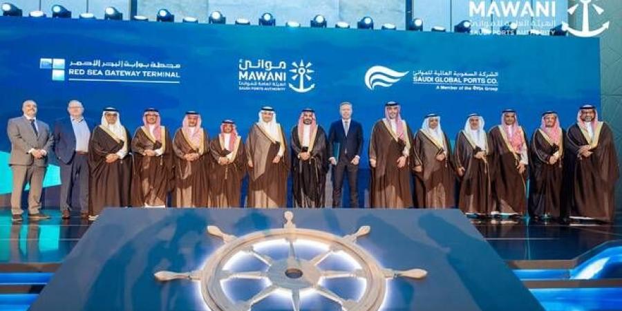 السعودية توقع عقود التخصيص لمحطات البضائع في 8 موانئ باستثمارات 2.2 مليار ريال