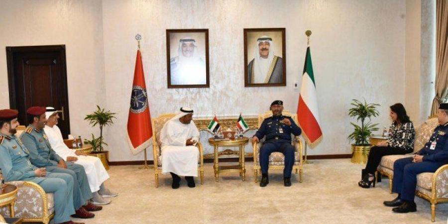 رئيس "قوة الإطفاء" الكويتية يبحث مع مسؤول إماراتي سبل تعزيز التعاون والتكامل بمجالات الطوارئ والأزمات والكوارث