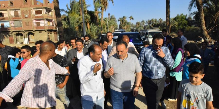 محافظ أسيوط يتفقد أعمال تطوير طريق "نجع سبع – منقباد"