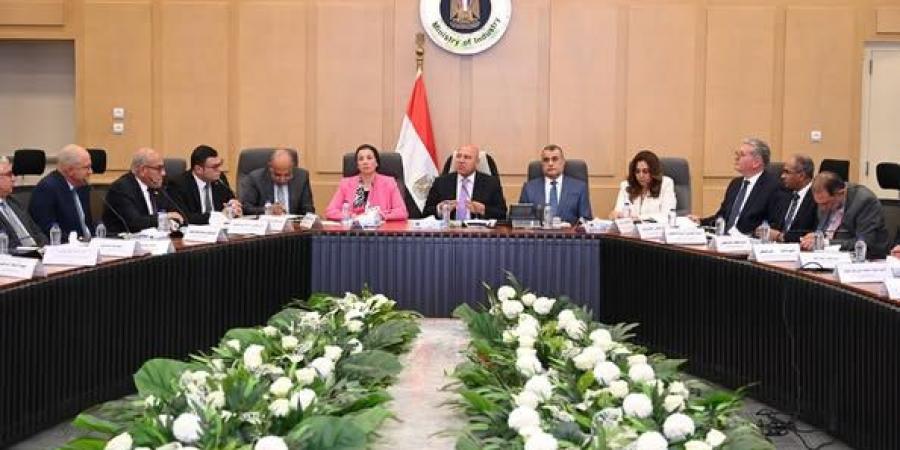 الوزير: سحب الأراضي الصناعية حال تسقيعها وعدم الالتزام بالمدد المحددة