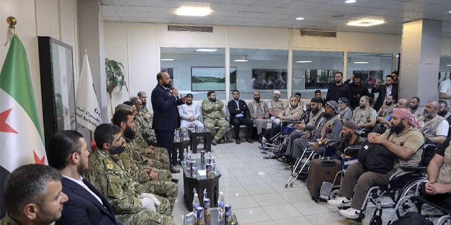 نائب وزير الدفاع السوري يستقبل الحُجَّاجَ من جرحى الوزارة العائدين من أداء مناسك الحج