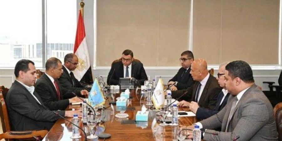 وزير الإسكان يتابع موقف منظومة الصرف الصحي بشرق القاهرة والمستهدف تنفيذه حتى 2030
