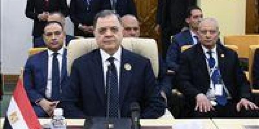 وزير الداخلية يهنئ رئيس الوزراء بمناسبة العام الهجري الجديد