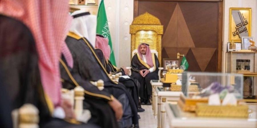 أمير القصيم يتسلّم التقرير السنوي لجمعية الفراولة والفواكه بالمنطقة ويشيد بدورها في دعم المزارعين