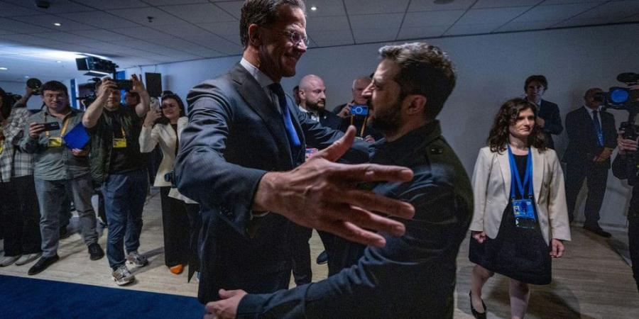 الناتو يؤكد أن دعمه لأوكرانيا لا يتزعزع ومسار عضويتها "لا رجعة فيه"