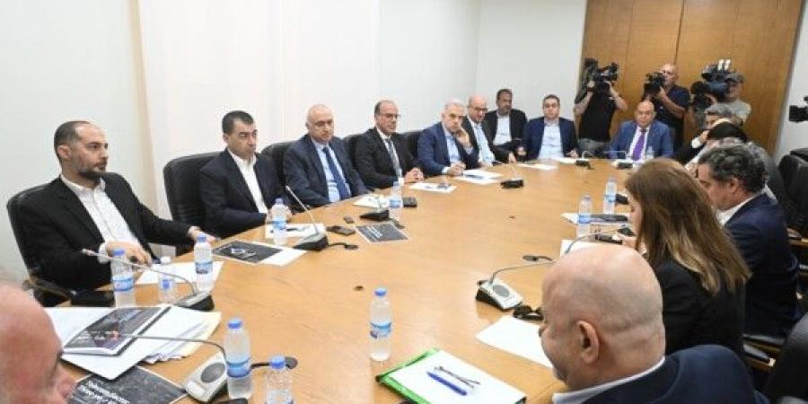 لجنة "الإعلام والاتصالات" بحثت خطة الوزارة وتنظيم القطاع ودعت الى اعتماد رؤية متوازنة
