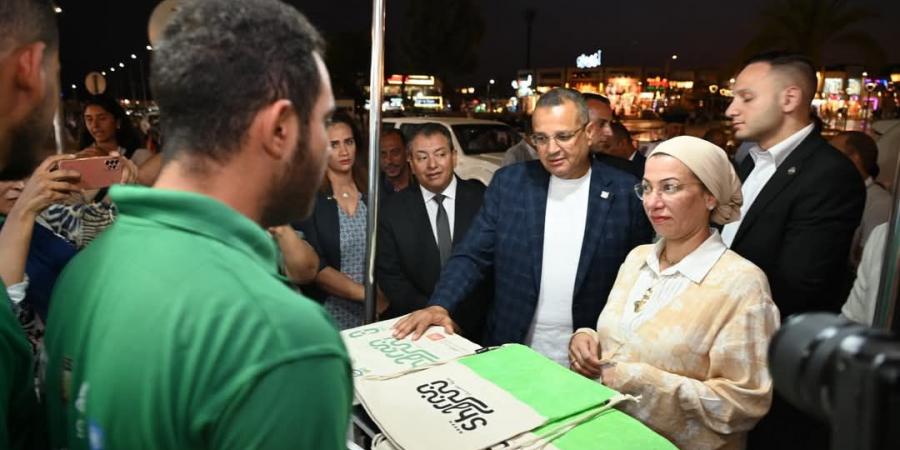 وزيرة البيئة ومحافظ جنوب سيناء يطلقان مبادرة "الوعي البيئي" بشرم الشيخ