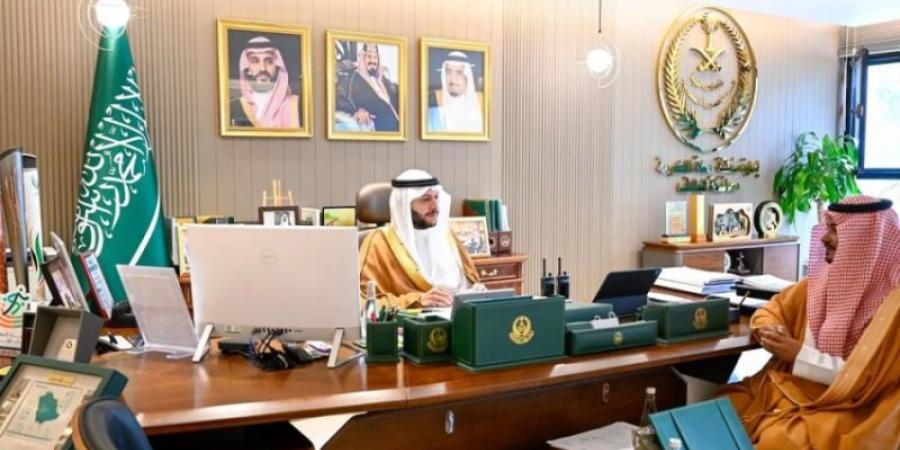 محافظ الطائف يستعرض أعمال برنامج المدن الصحية للمحافظة
