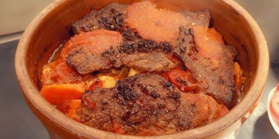 مشبعة وسهلة..طريقة عمل طاجن البطاطس باللحمة