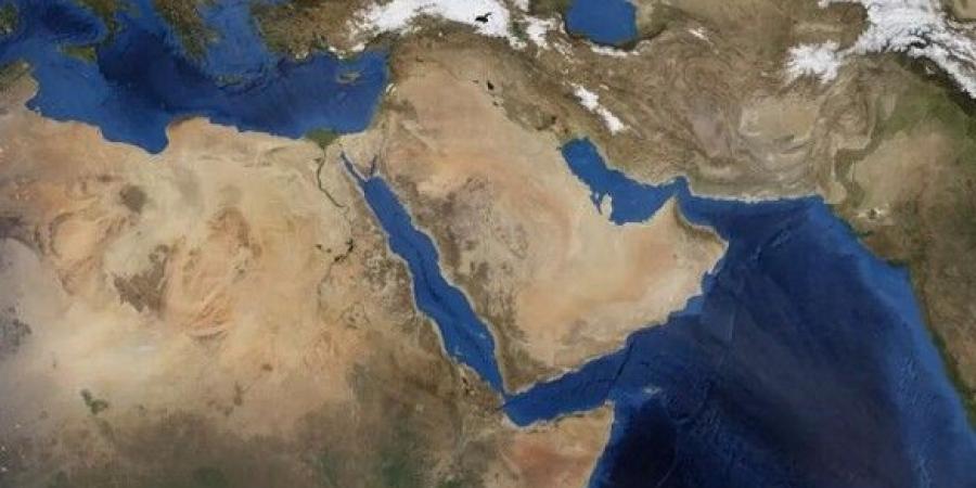 عكاظ: فرصة ثمينة لتحقيق السلام وجعل الشرق الأوسط حديقة للازدهار الاقتصادي