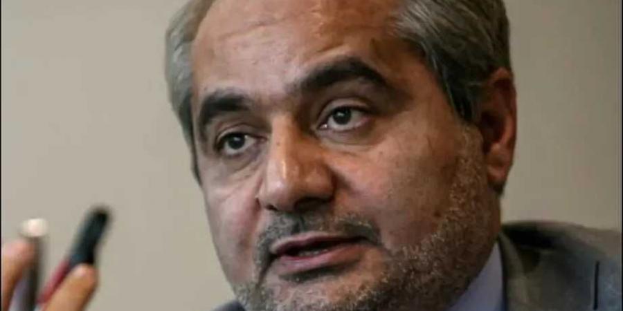 مفاوض إيراني بارز يحذّر: إذا سعت واشنطن لتغيير النظام طهران ستسعى لامتلاك القنبلة النووية