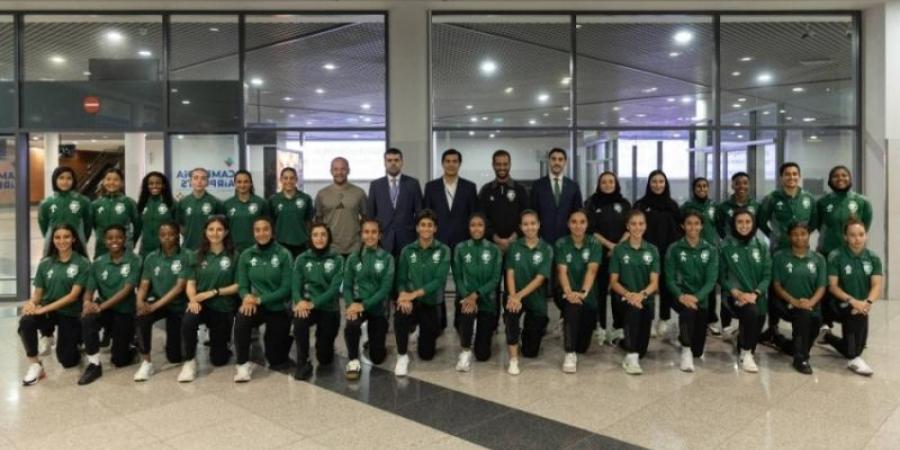 أخضر السيدات يصل إلى كمبوديا استعدادًا لانطلاق تصفيات كأس آسيا 2026