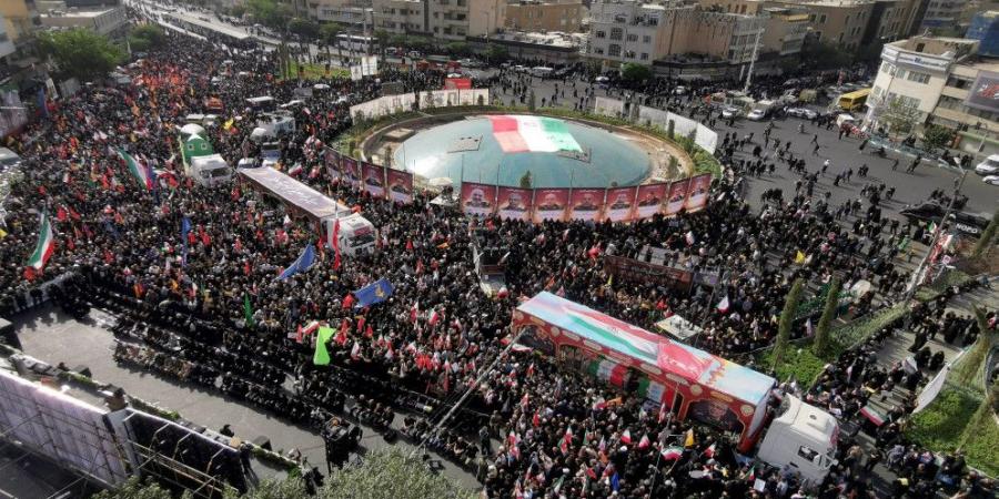 إيران تشيع قادة عسكريين وعلماء نوويين قتلوا في الحرب مع إسرائيل