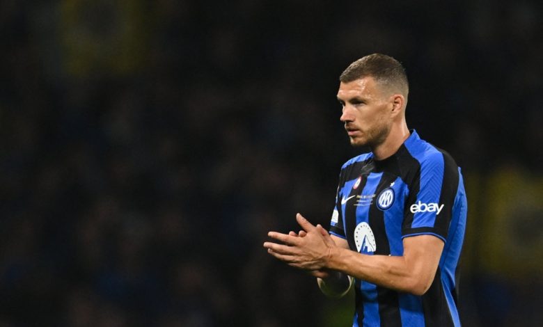 رسميًا: فيورنتينا يضم إدين دجيكو في عودة مدوية للدوري الإيطالي!